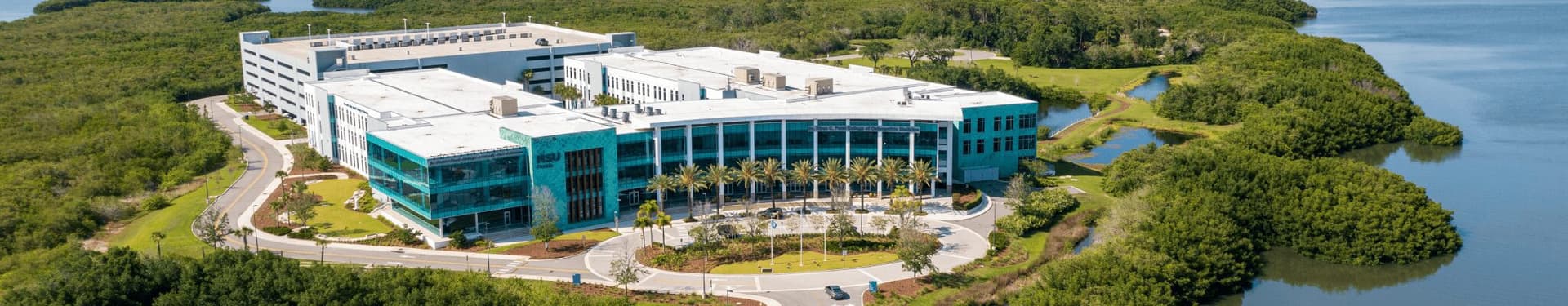 Immagine banner del campus della Nova Southeastern University per il caso studio di EBS