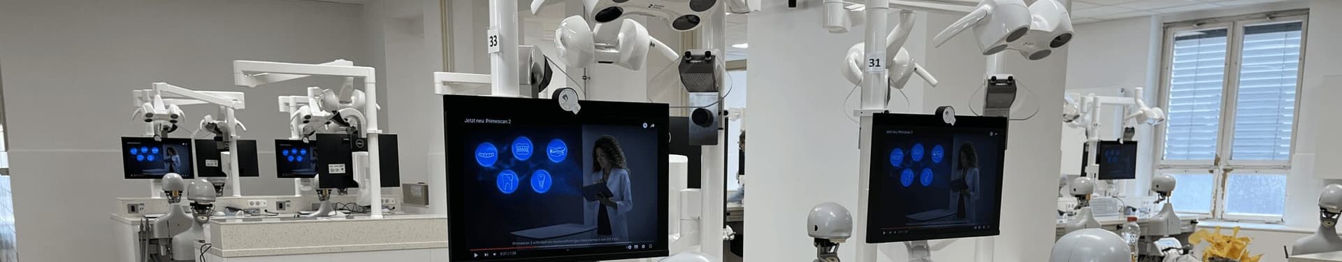 Immagine banner di un moderno laboratorio dentale dell'Ospedale Universitario di Jena per il caso studio di EBS